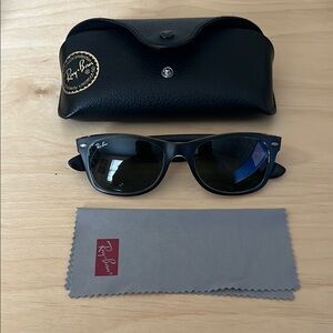 Ray-Ban Black New Wayfarer Sunglasses (RB 2132) with Case and Cleaning Cloth